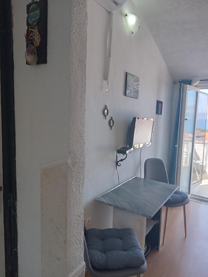 Apartment Ma'Re Supetar Extérieur photo