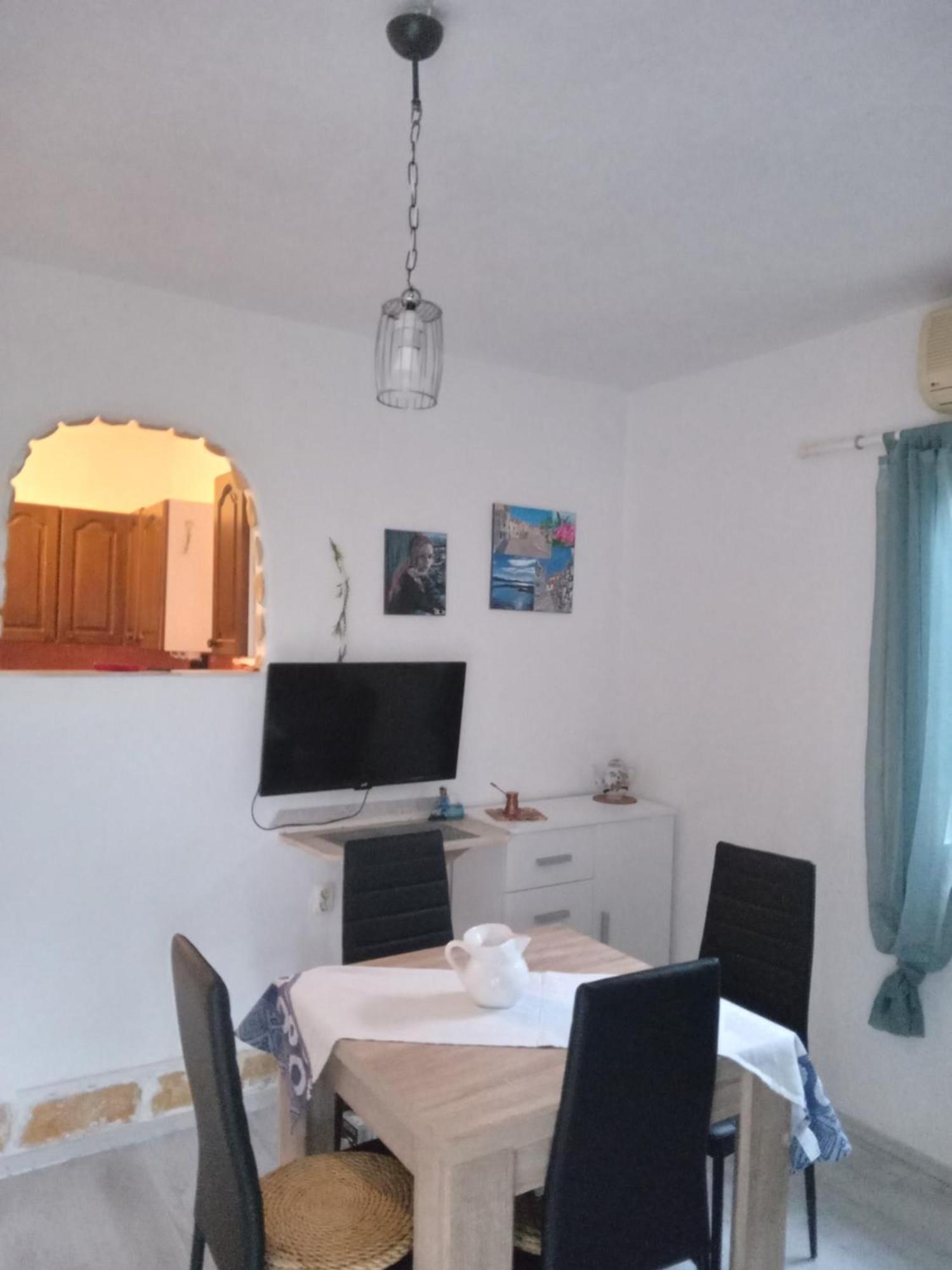 Apartment Ma'Re Supetar Extérieur photo
